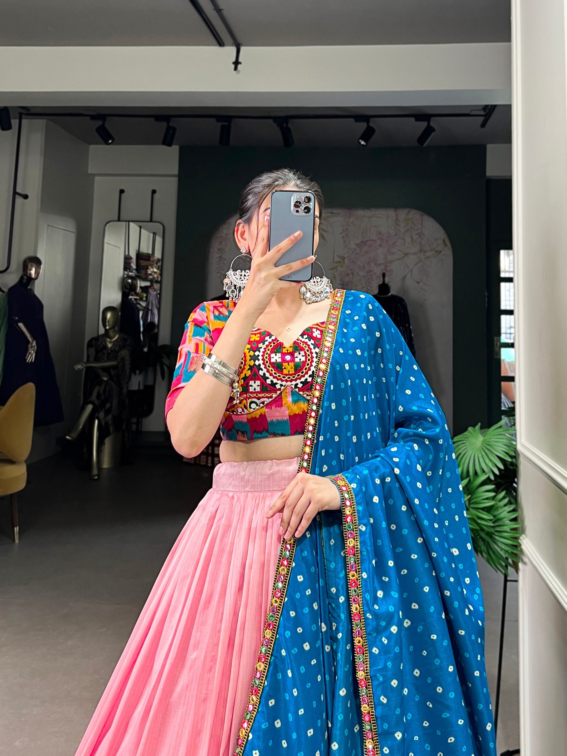 Print With Foil Work And Mirror Gamthi Lace Border chaniya Choli