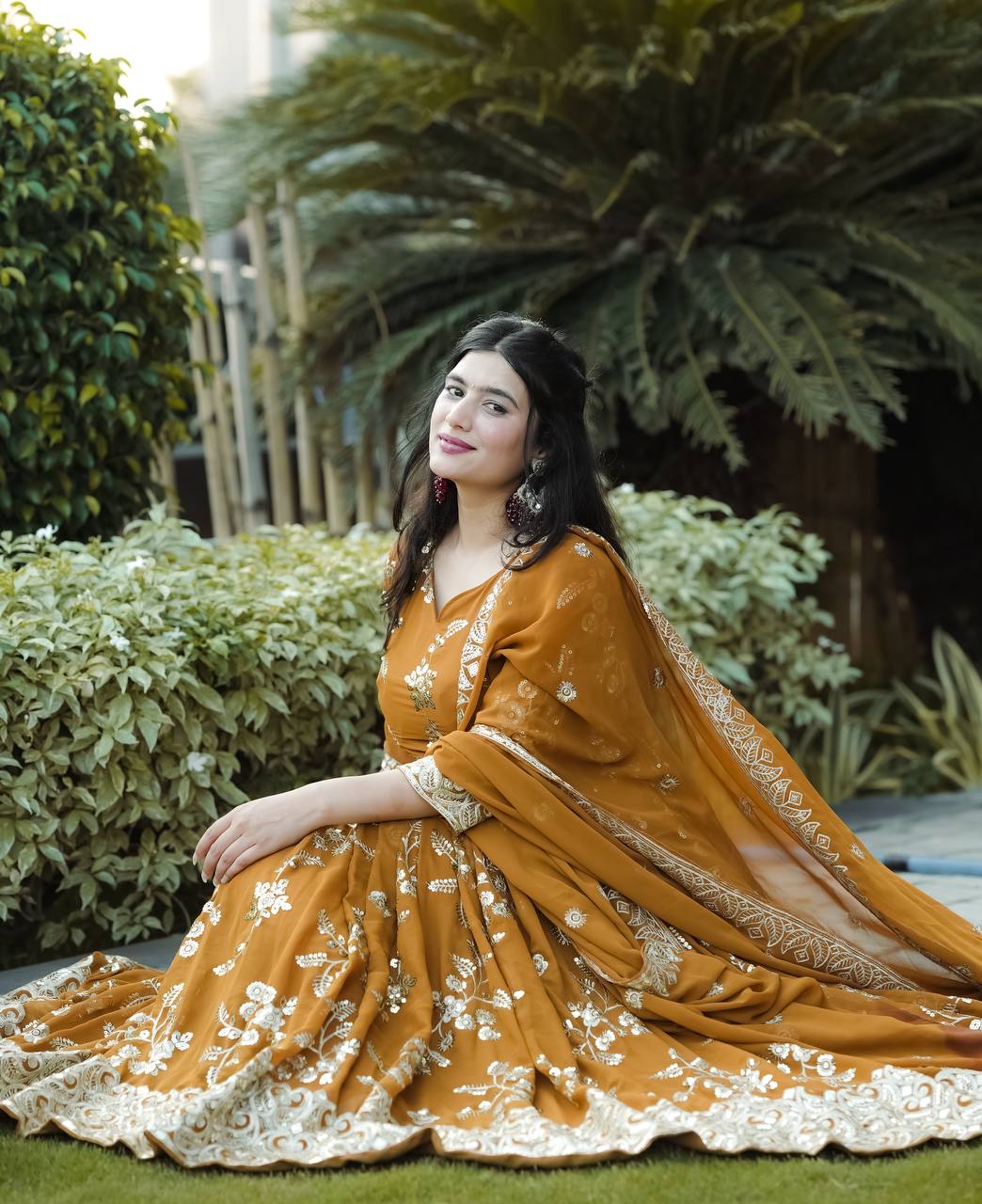 New Đěsigner Anarkali Suit In New Fancy Style