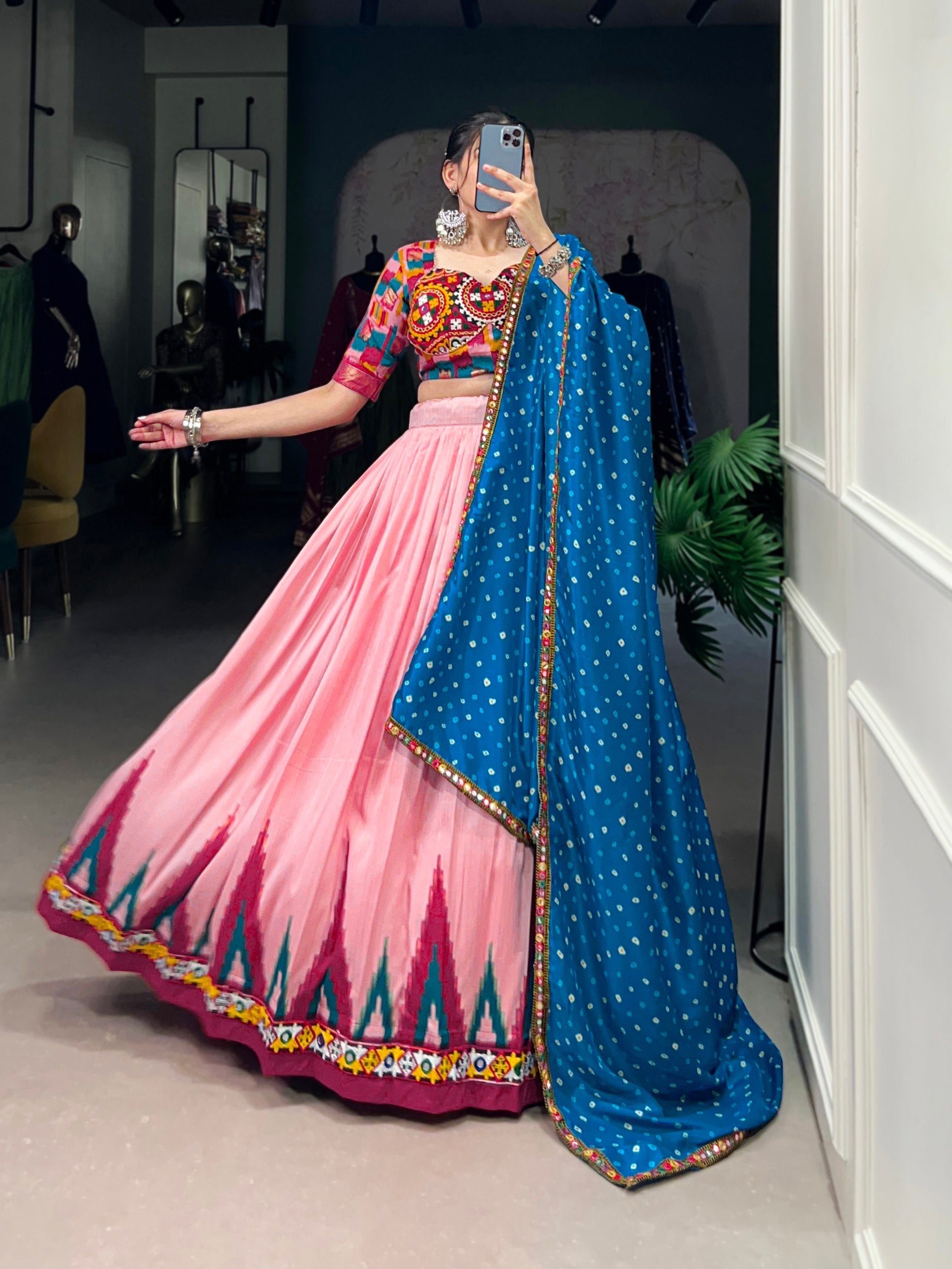 Print With Foil Work And Mirror Gamthi Lace Border chaniya Choli
