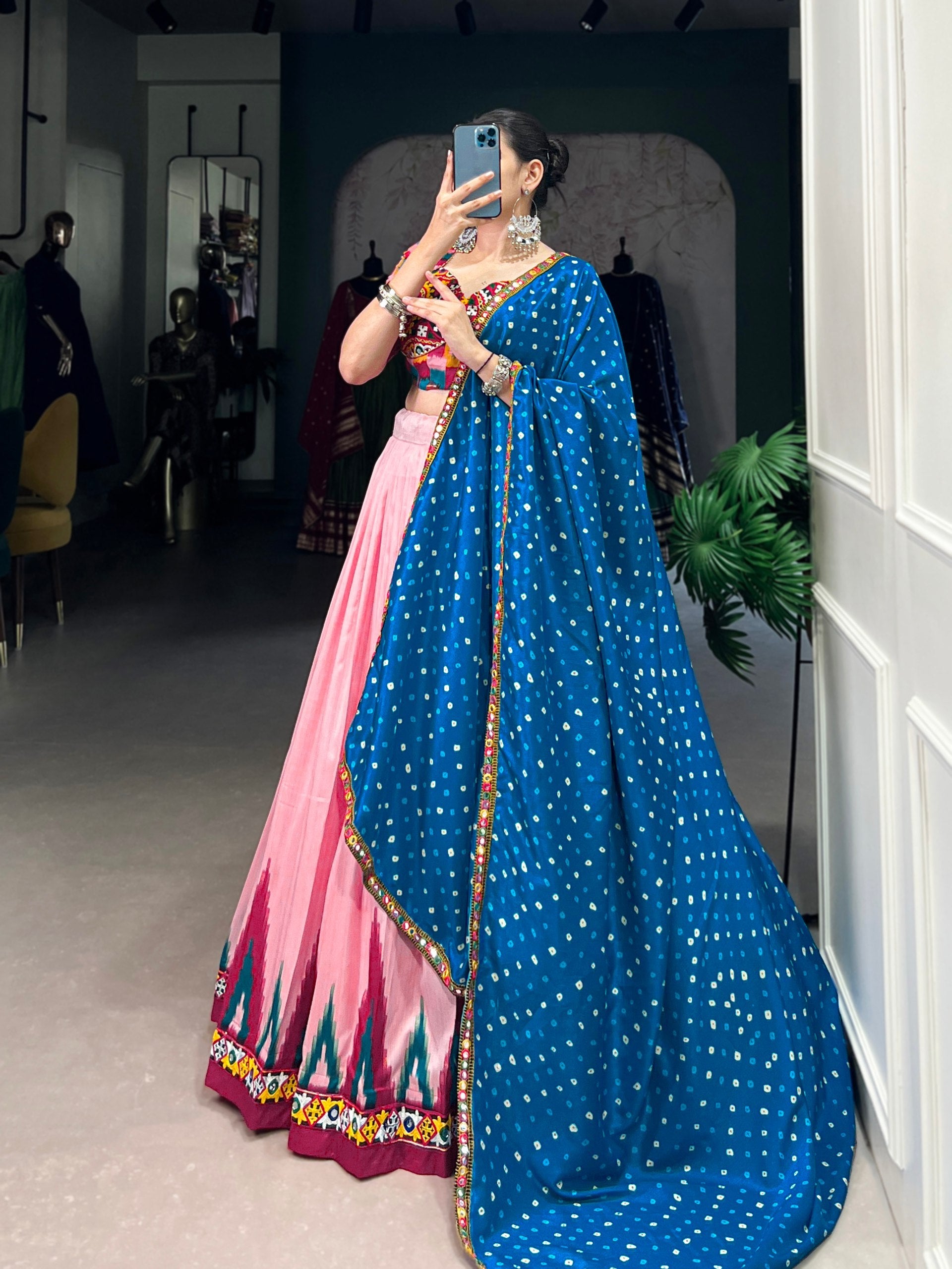 Print With Foil Work And Mirror Gamthi Lace Border chaniya Choli