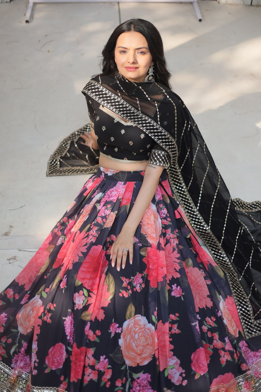 EXCLUSIVE TRENDY LOOK LAHENGHA CHOLI