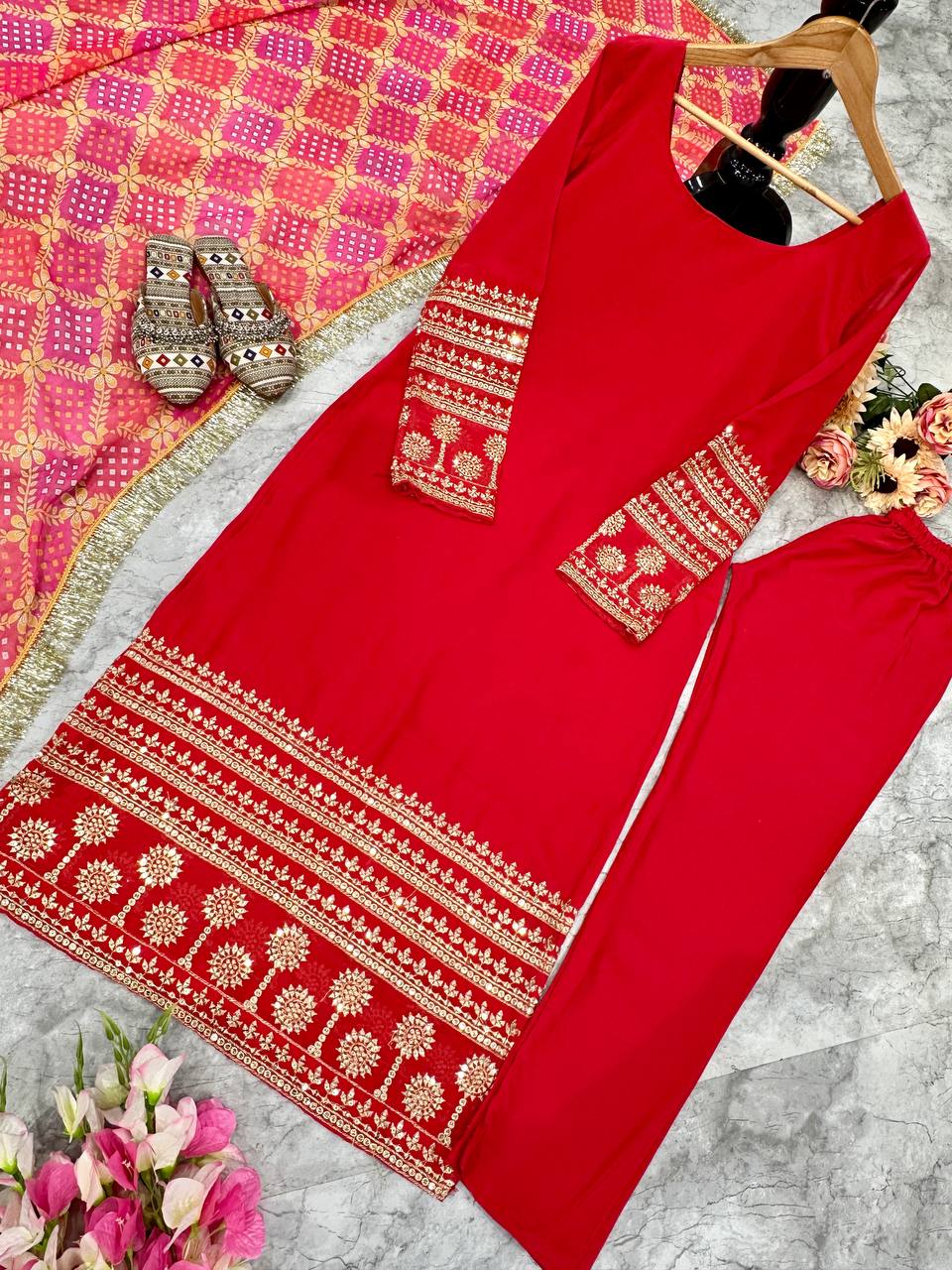 ĐĚSIGNER PARTY WEAR KURTI AND PANT WITH FANCY DUPPATA WITH HAVY EMBROIDERY WORK*