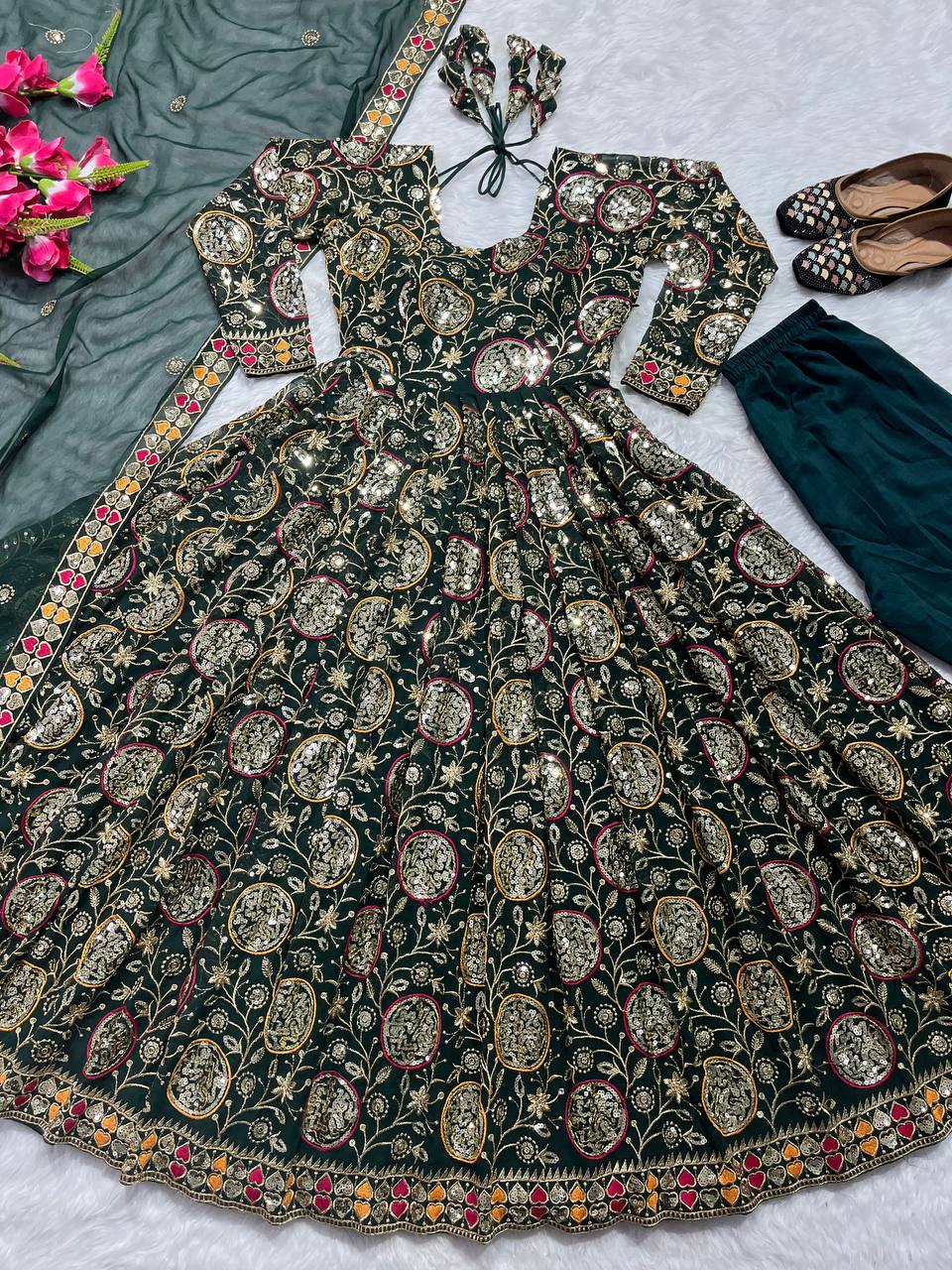 Đěsigner Anarkali Suit In New Fancy Style