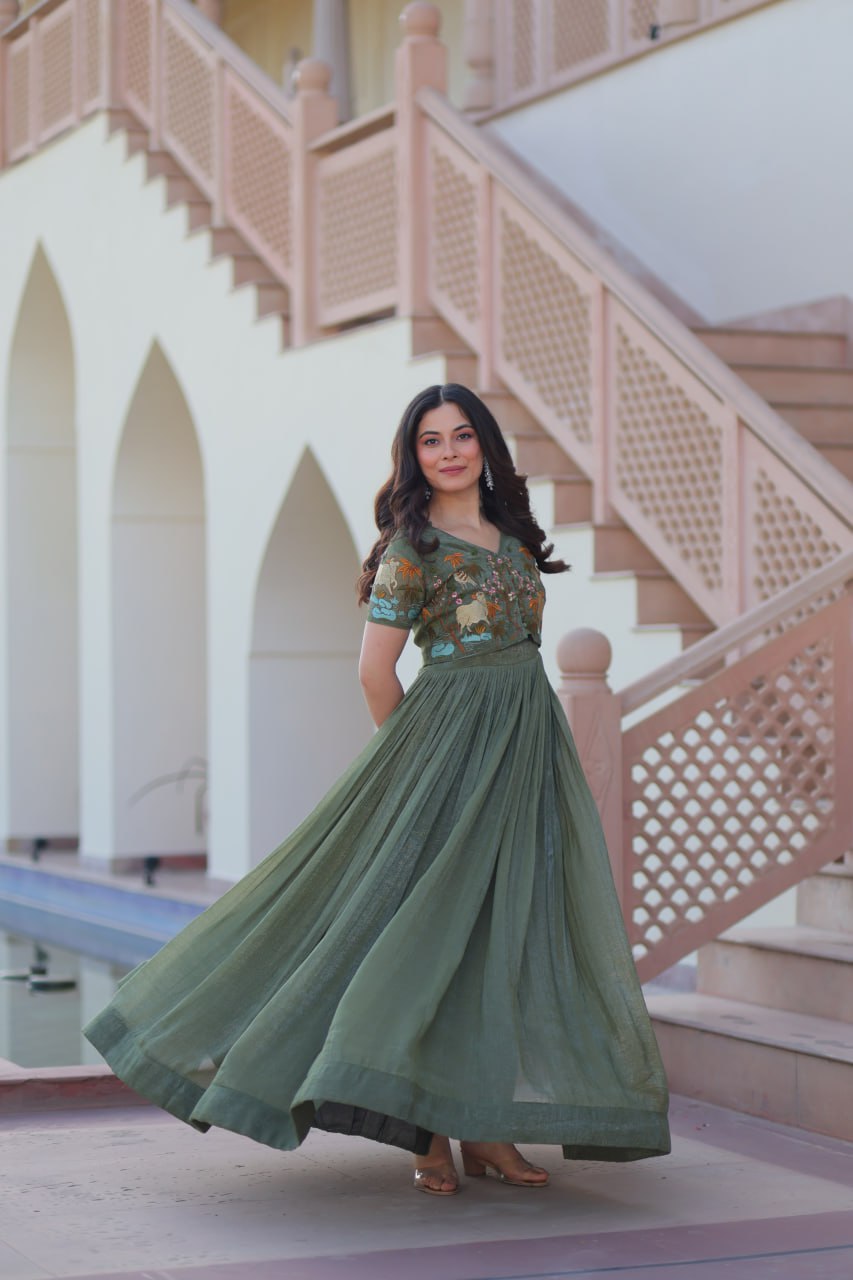 Desinger Silver Crunchy readymad Koti Gown
